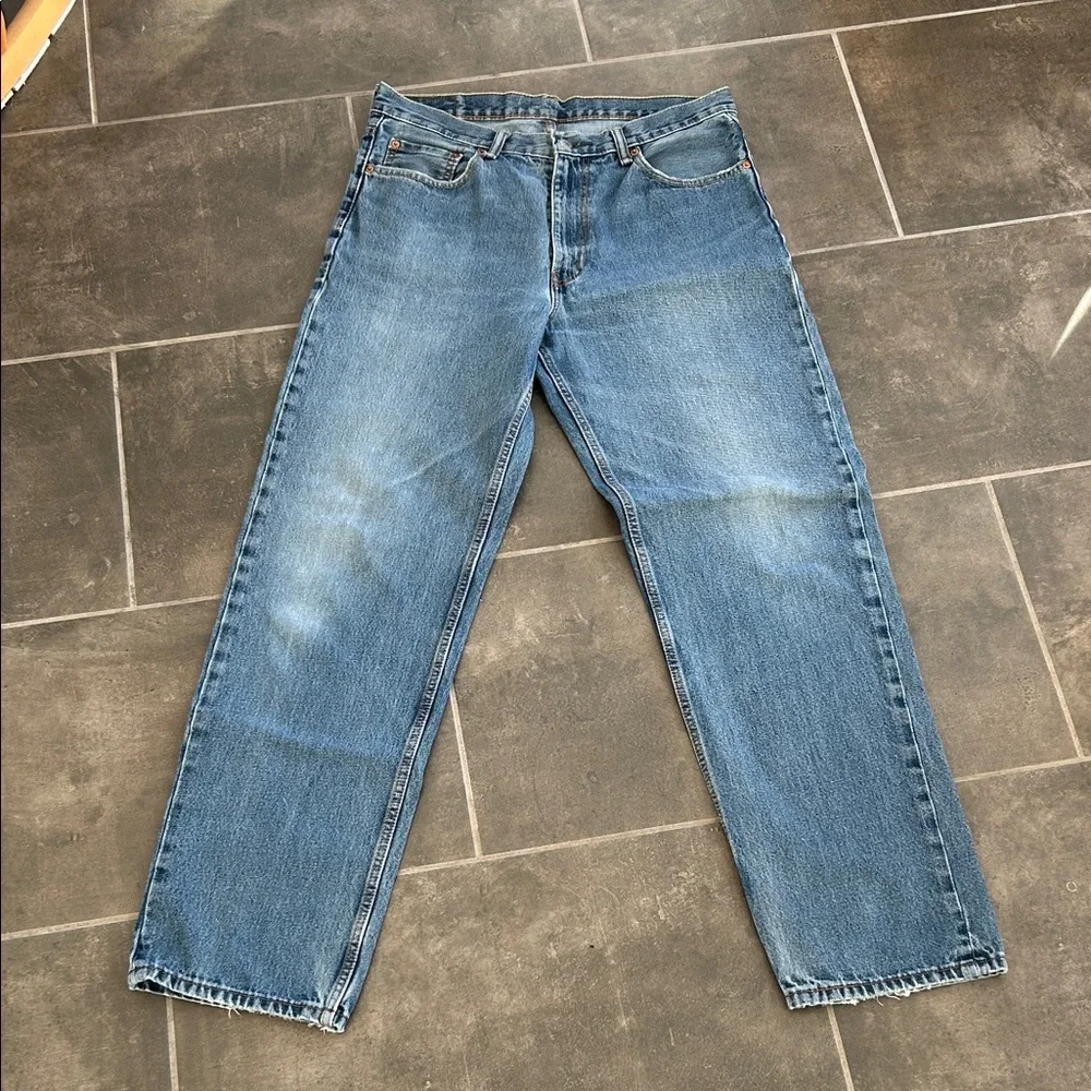 Levi's Men's 550 Blue Straight Jeans - Picture 2 of 10